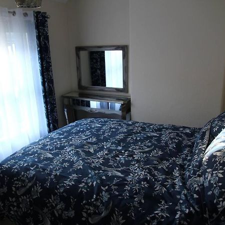 Charming Mid Terrace Cottage คอนวี ภายนอก รูปภาพ